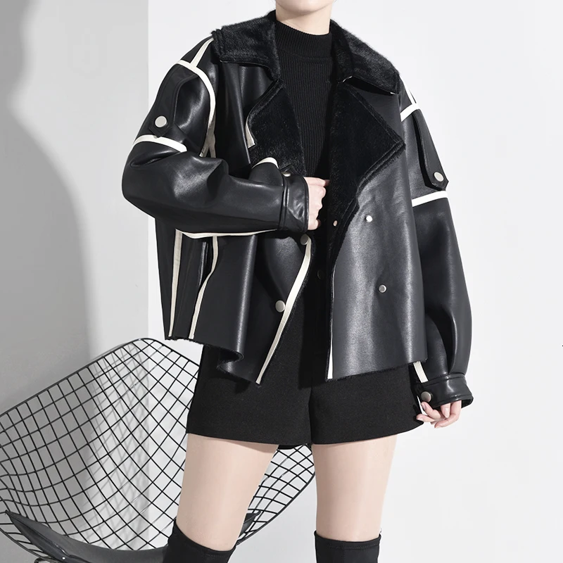 [EAM] Свободная черная короткая куртка большого размера из искусственной кожи, Новое Женское пальто с отворотом и длинным рукавом, модное осенне-зимнее пальто 1M078