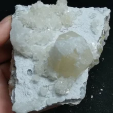 320.5gNatural rare cylinder calcite crystal protolith quartz symbiotic light energy healing stone decorative mineral specimens 320.5gNatural rare cylinder calcite crystal protolith quartz symbiotic light energy healing stone decorative mineral specimens