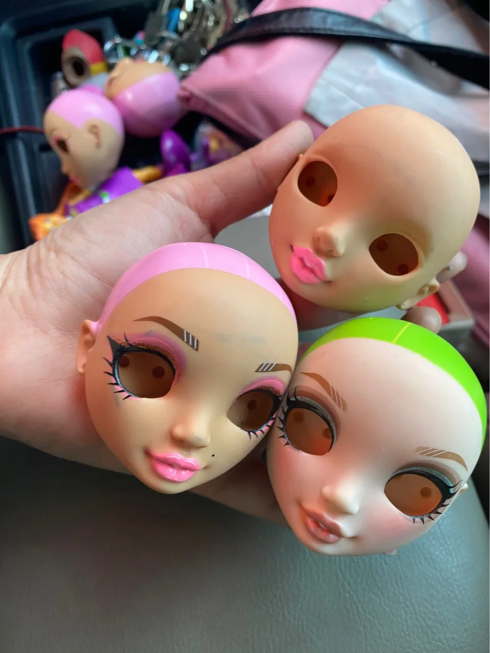 

1pcs random sent MGA lol Slim doll DIY accessories toys