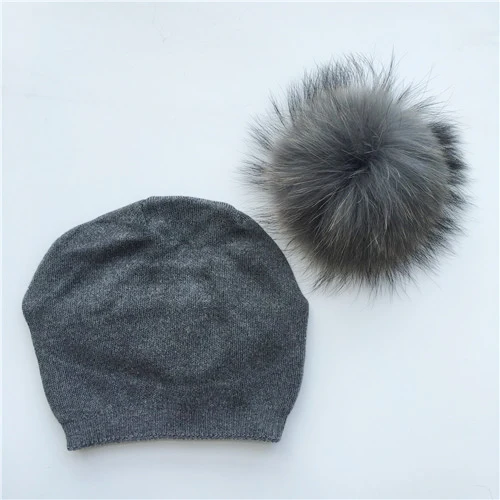 Dark grey match fur Женские шапочки из меха енота, помпоны, шерстяная шапка для женщин, вязанная, Модный женский многоцветный мех колпачок для помпонов, зимние шапки для женщин - Цвет: Dark grey match fur