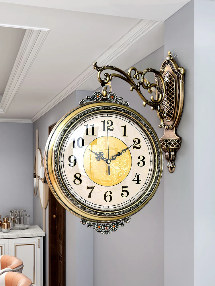 DoublesidedWallClockLuxuryClockLivingRoomStylishandCreative