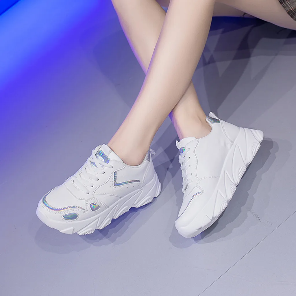 Кроссовки для Демисезонный Для женщин для отдыха; Повседневная обувь из дышащего материала, женская обувь на шнуровке, белые и черные кроссовки со шнурками Harajuku плюс размер