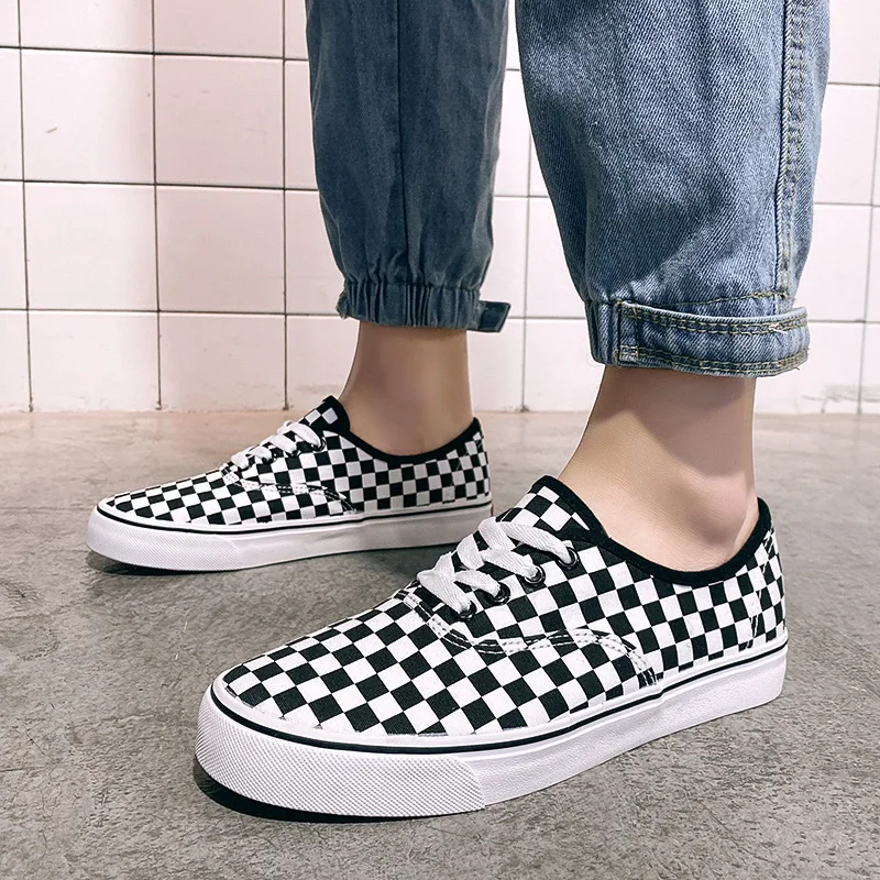 Zapatos vulcanizados transpirables para hombre, zapatillas de lona, zapatos casuales cómodos, de celosía, color blanco y negro, para verano