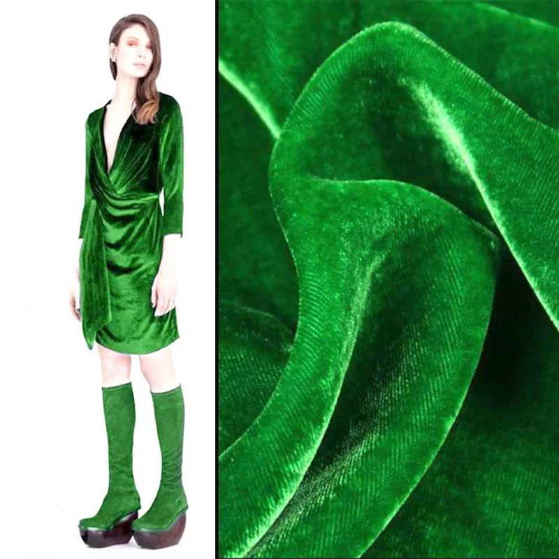 green emerald velvet dress Maria de la Orden