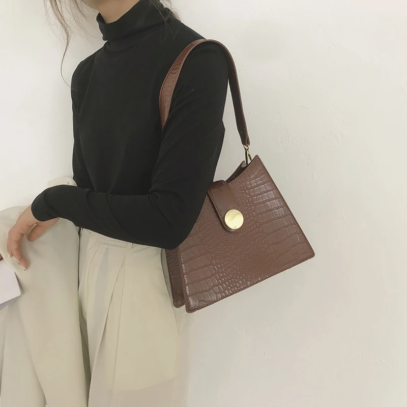 Spécial-intérêt Design sac femme 2020 nouveau populaire Net rouge rétro sous les bras sac tout-correspondant Ins Crocodile motif petit carré