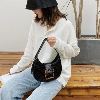 

Bag female 2020 new simple small square bag messenger bag shell-shaped shoulder female bag