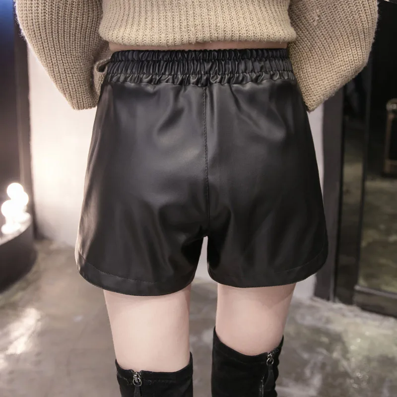 Women Leather Solid Black Shorts Ladies Elastic Waist Sexy Slim Faux PU Short Pants with Pockets Korean Style Casual Shorts