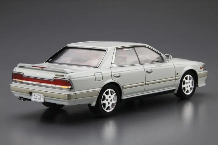 Пластиковая модель автомобиля Nissan HC33 Laurel Medalist Club 1