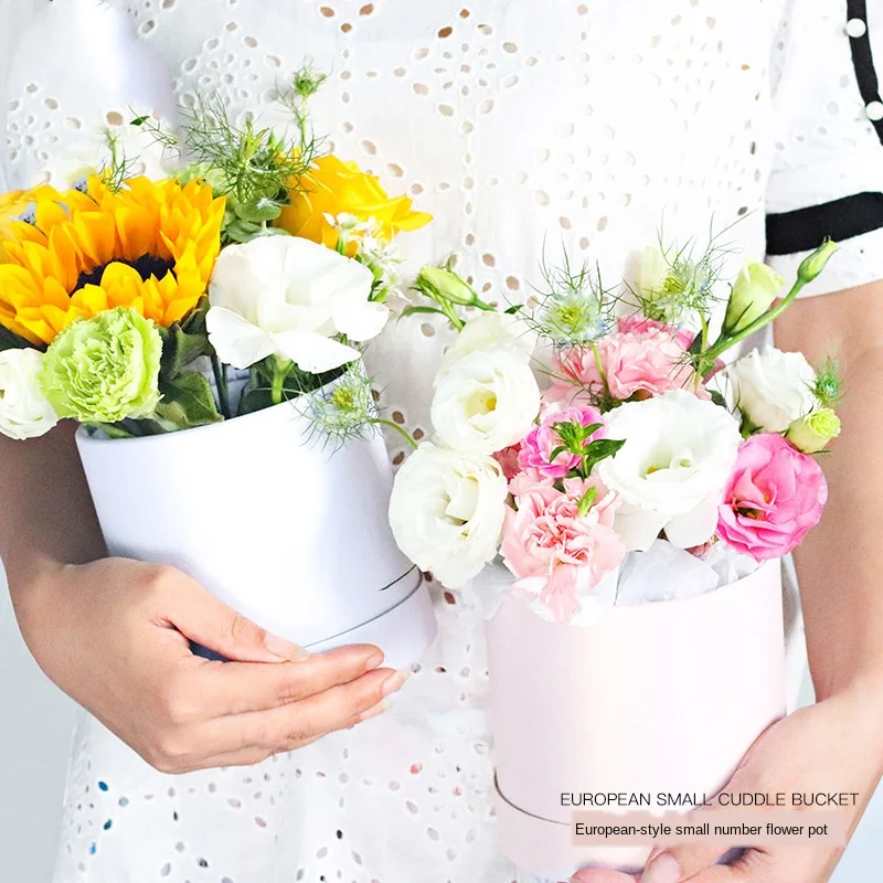 

Ladies Presents box Handheld Flowers Bouquet Mini Paper Package Case Lid Hug Bucket Vase Replacement Florist Gifts Storage Boxes