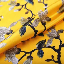 Желтый шелк Шармез стрейч атласная ткань для женщин платье с цветочным дизайном