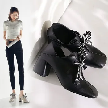 

2019 spring and autumn new fashion Korean version of the leather square head front with thick and female deep-mouth shoes.