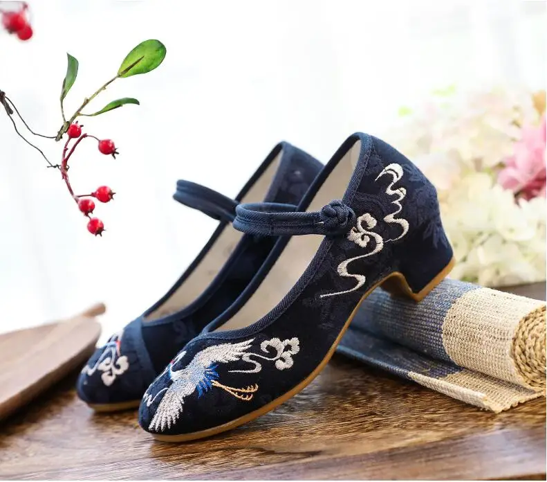 Chaussures Hanfu rétro traditionnelles chinoises pour femmes, chaussures  d'aviation, chaussures simples de style ancien, chaussures de danse de la  MSI, q150, 2024 - AliExpress