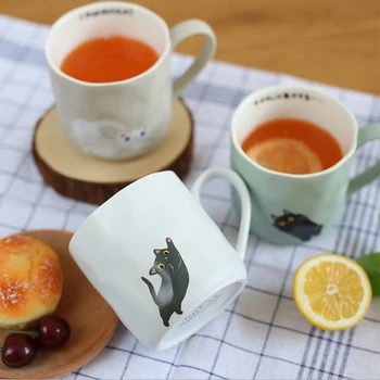 

Zakka Japanese Cat's Paw Coffee Mug Cartoon Enamel Cup with Spoon Handle 380ml Capacity Household Milk Juice Mugs Lemon Tea Cups