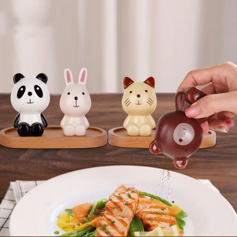 

Ceramic Seasoning Pot Korean Cartoon Bear Brown Wood Tray Pepper Bottle Household Kitchen Supplies Condiment Bottles Spice Jar
