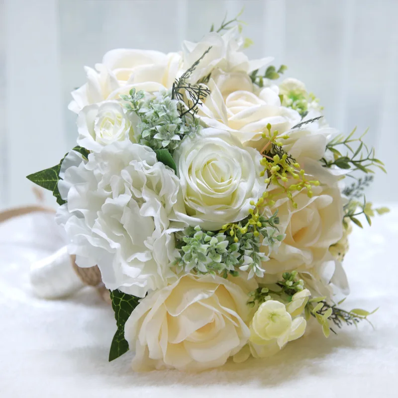 buquê de flores com decoração para casamento,