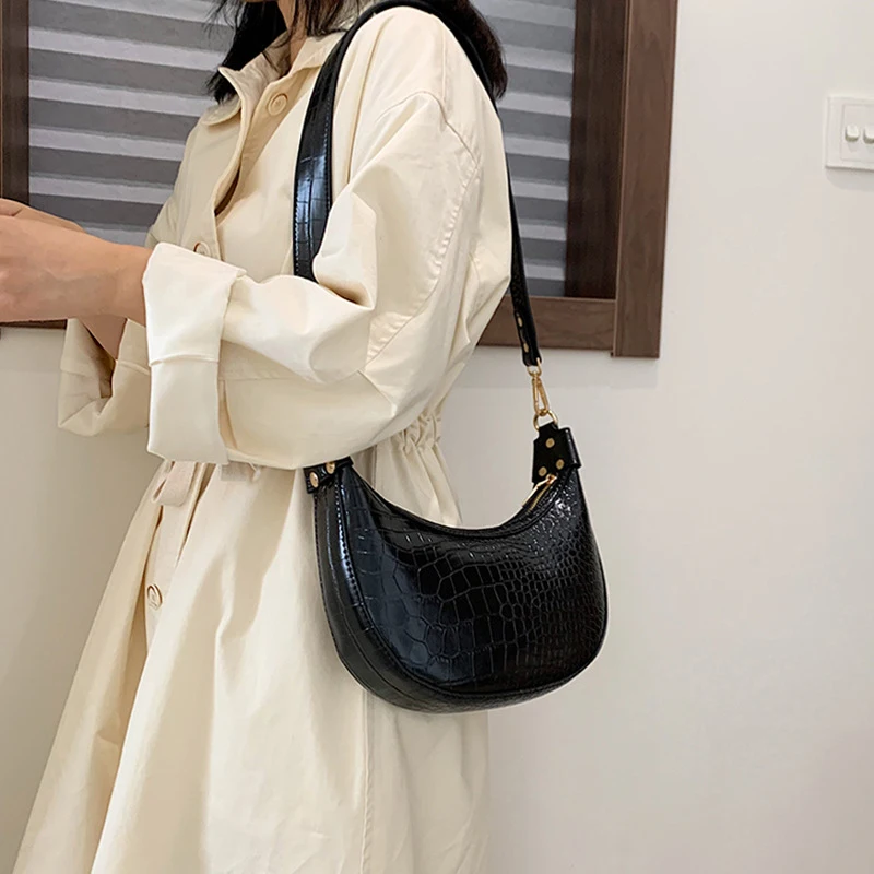 

Women Shoulder Bag Luxury Half Moon Crossbody Bag for Women Messenger Bags Lady Leather Crocodile Pattern Saddle Handbags Female