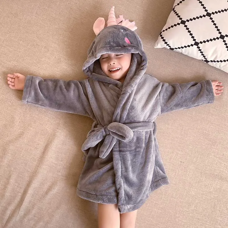 Банные халаты для малышей, пижамы с капюшоном и рисунком, зимний теплый фланелевый банный халат для маленьких мальчиков, детская одежда для сна