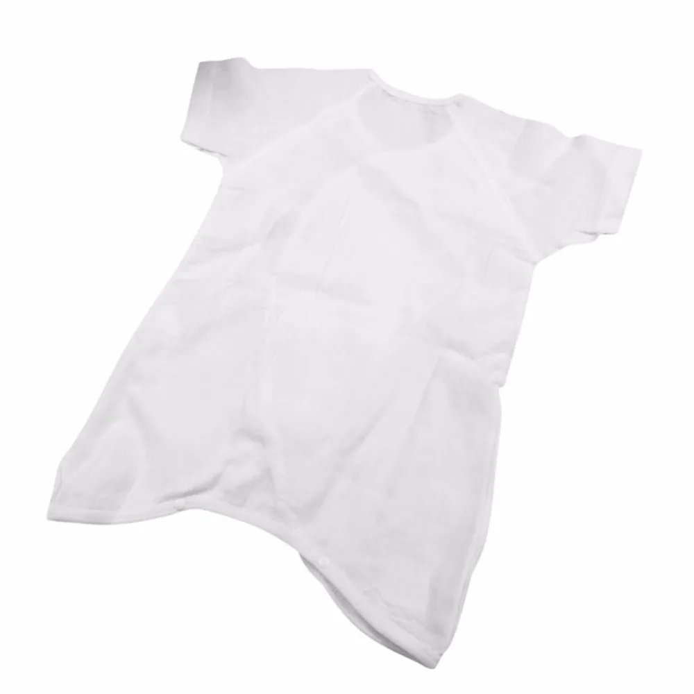 Удобный хлопковый комбинезон с буквенным принтом для новорожденных; одежда белого цвета