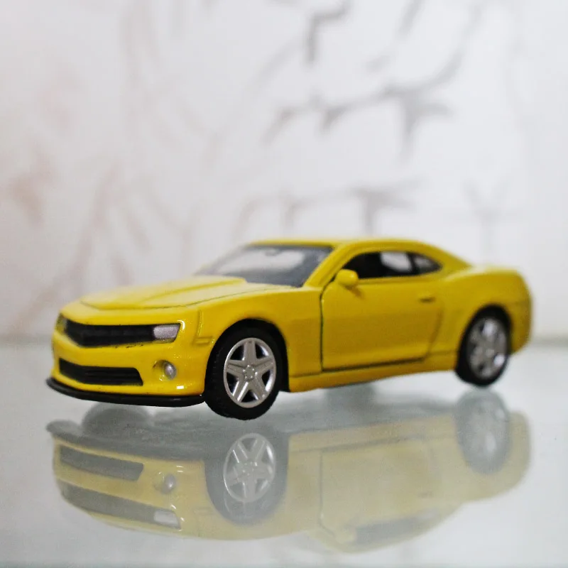 

TC 1:64 Chevrolet Camaro Diecast Alloy car model Open the door Pull back kids toys Beautiful workmanship Gift for children