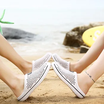 

Beach Shoes Pool Sandals Slippers Clogs Men Summer Shoes Outdoor Sandals Garden Shoes Plastic Male Rubber Clogs Hollow Jelly