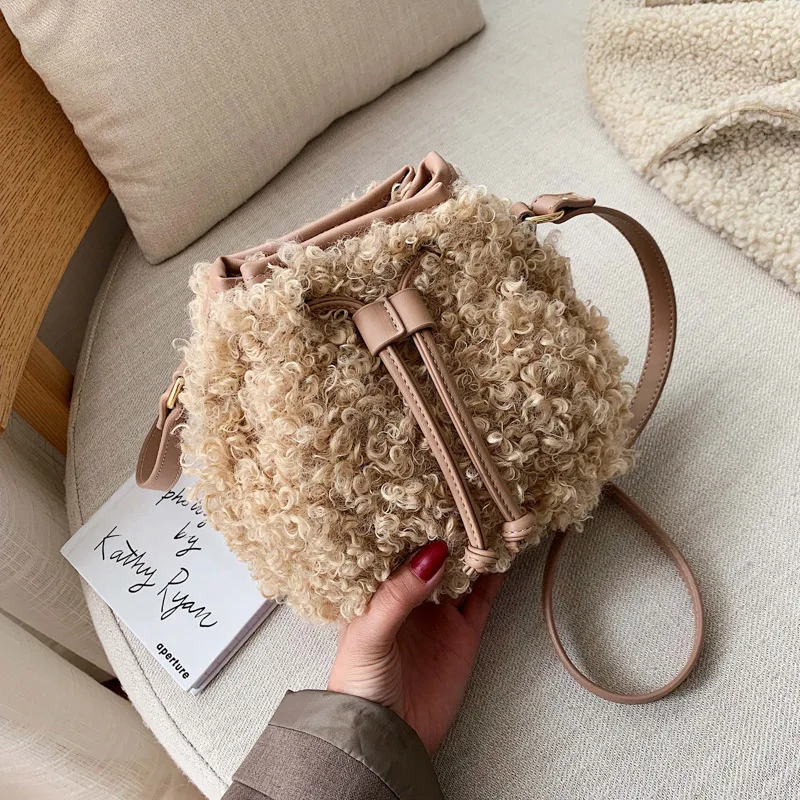 

Autumn And Winter INS Ultra-Fire Red Bag Women's 2020 New Style Korean-style Versatile Shoulder Fashion Furry Bucket Bag
