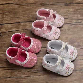 

Princess shoes spring and autumn 0-1 years old female baby embroidery stitching lace side soft bottom shoes baby toddler shoes