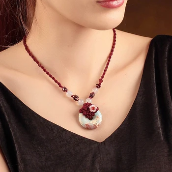 

Chinese Style Amulet Stone Necklace Round Circle Pendant For Women Elegant Clavicle Scarlet Rope Chain Necklace Wedding Jewelry