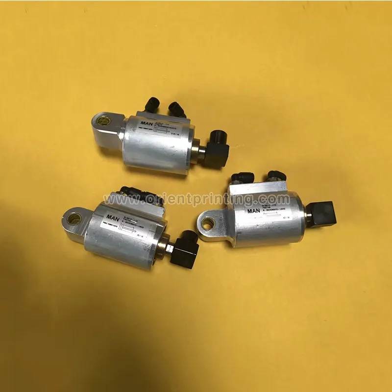 

82.08G13-1713 Roland R500 цилиндр 82.08G13-1713 офсетные детали машины