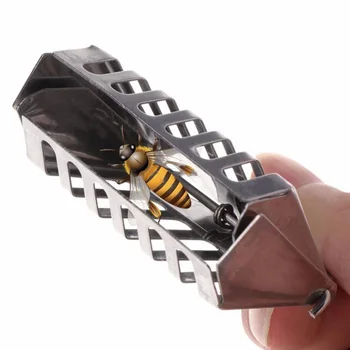 

2pcs/lot New Stainless Steel Bee Catcher Cage Bees Marking Catchers Durable Beekeeper Tools Queen Catching Clip Apiculture tools