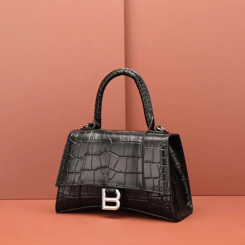

2020 New Luxury Lady Handbag Vintage Genuine Leather Small Square Bag Snap Fashion Shoulder Bag Multifunctional Tote Bag