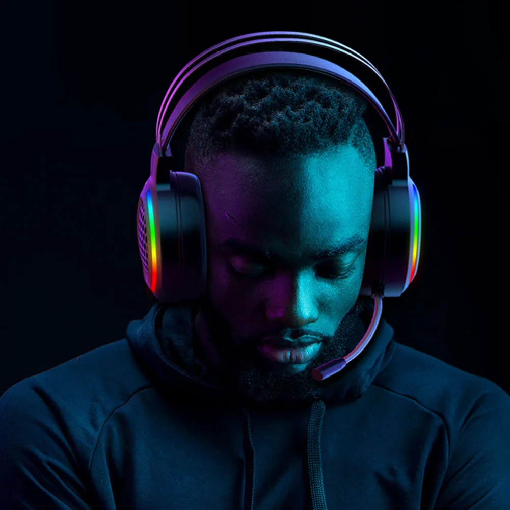 Durable Practical Multi functional Gaming Calling Wired Earphones Classic RGB Light Over ear Headphone with Microphone