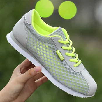 

Lightweight Sports Sneakers Comfortable Solf Breathable Women Sneaker Trend Running Shoes Zapatillas Hombre 2020 Women Sneakers