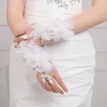 Красные перчатки женские Дешевые Свадебные перчатки короткие свадебные цветы прозрачные белые кружевные перчатки без пальцев для невесты Аксессуары до запястья