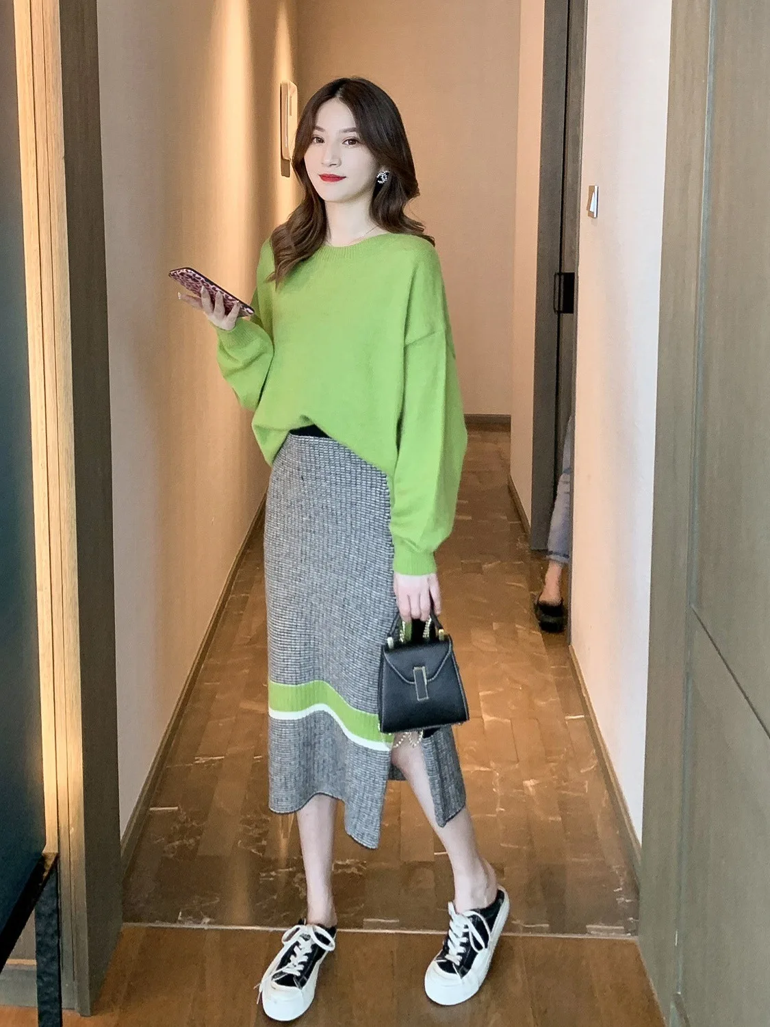 

2019 Autumn Clothing New Style Korean-style Crew Neck Solid Color Sweater + Contrast Color Skirt Two-Piece Set Loose Sense of De
