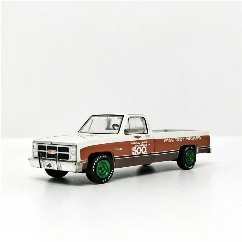 Greenlight 1: 64 GMC 1983 Сьерра-Классический 1500 67th Инди 500 гоночный грузовик Палочки, купив зеленые машины без коробки