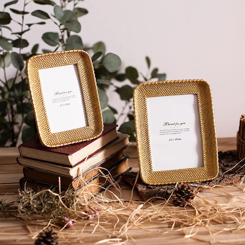 

Creative Resin Golden Photo Frame Retro Circular Rectangle Shape Silver Pictures Certificate Frames Wedding Desktop Decorations