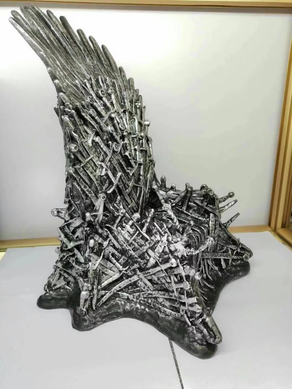 

New Voice Anime Games Related Products Game of Thrones of Game Iron Throne Garage Kit Model Seat Decoration