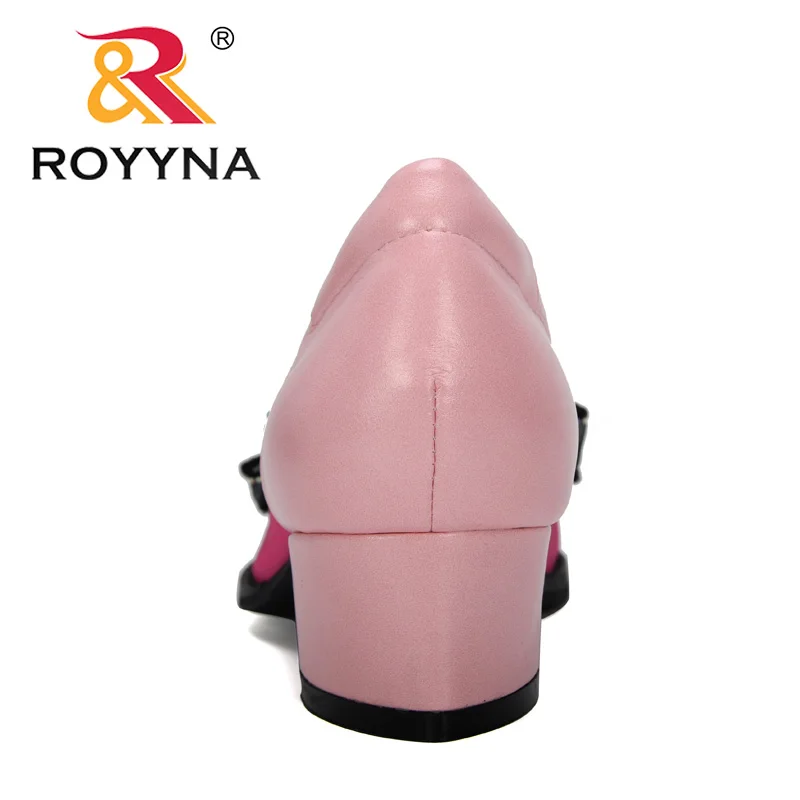 Женские дизайнерские сетчатые туфли ROYYNA повседневные офисные на каблуке с