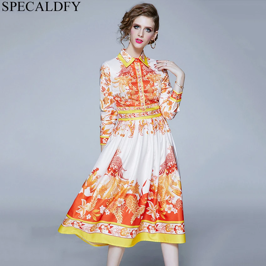 Весеннее платье дизайнерское подиумное трапециевидной формы с цветочным