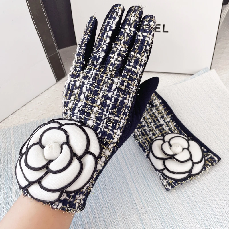 Brand-designer-Winter-Gloves-Warm-Plus-Velvet-Thicken-Touch-Screen-Cashmere-Mittens-Grid-Big-Flower-Gloves
