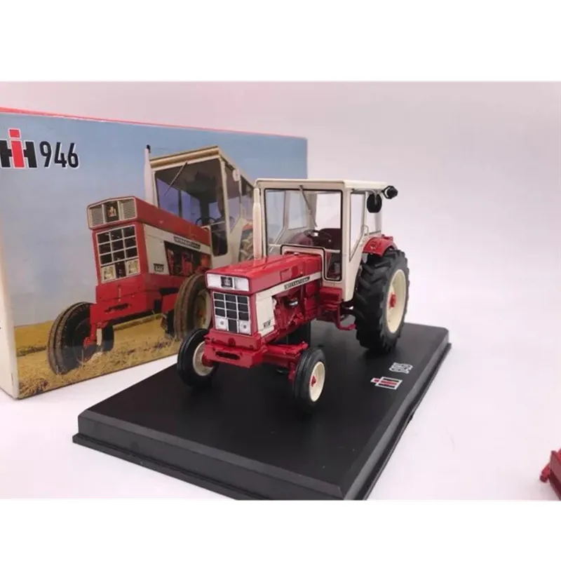 

REPLICAGRI 1:32 REP 108 IH 946 Model of alloy tractor