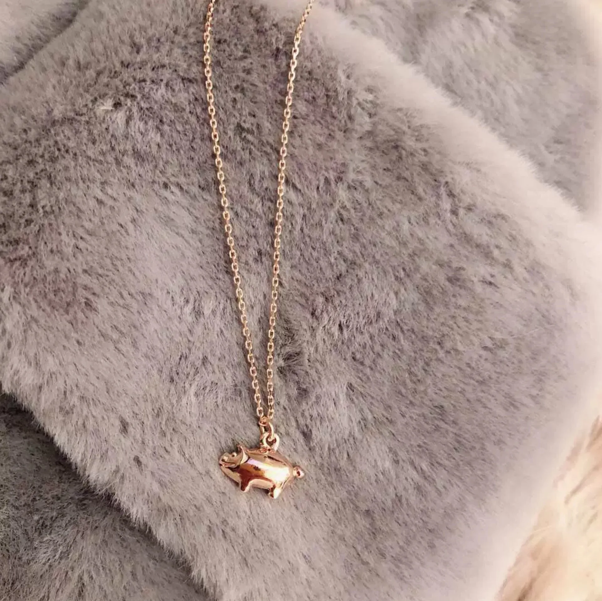 

YUN RUO Rose Gold Color Fortune Pig Pendant Necklace 316 L Titanium Steel Jewelry Woman Birthday Gift Never Fade Free Shipping