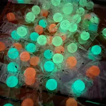 Boules adhésives lumineuses brillent dans la nuit, utilisées au plafond, boules sphériques fixées au toit, jouet TPR de décompression
