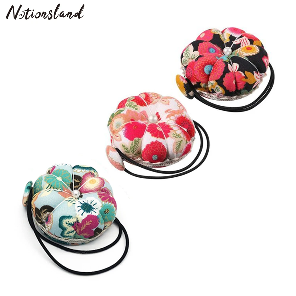 

1pc Folwer Pumpkin Shaped Needle Pin Cushion Holder with Elastic Wrist Needlework Sewing Pin Cushion Sewing Tools Accessory