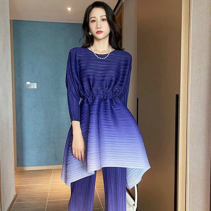 

Spring/Autumn Women Sets Miyake Pleated Fashion High Street Three Quarter T-shirts And pants Gradient two-piece set Tide