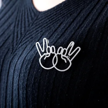 

Fancy Cute Mirco Inlay Zircons Cat Brooches For Women AAA Zircons 925 sterling silver Broche 2018 womens Christmas accessories