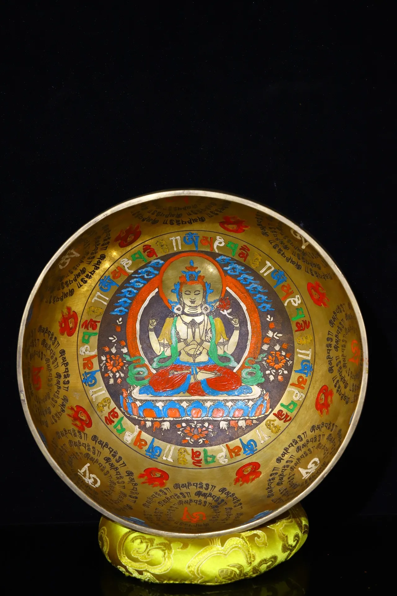 

Коллекция тибетских храмов 9 дюймов, старая бронзовая окрашенная циннабар, четырехвооруженная буддийская чаша Гуаньинь, поворотная чаша, амулет, поклонение в зале