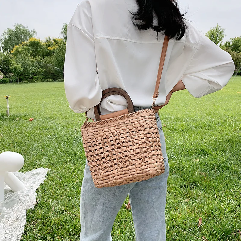 Women Basket Straw Bags Wood Handle Shoulder Crossbody Bags Casual Designer Rattan Woven Summer Travel Handbag Female Beach Bags