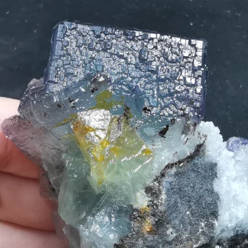 

163.8g.Natural green blue fluorite, crystal mineral crystal specimen