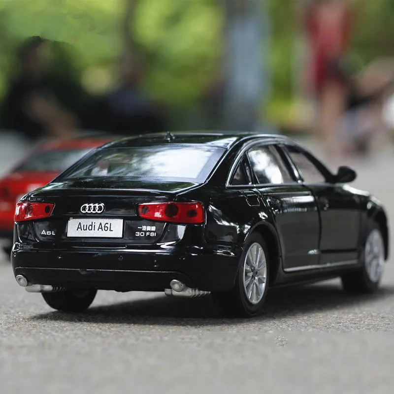 Новинка 1:32, модель автомобиля из сплава Audi, литые под давлением и игрушечные транспортные средства, классические металлические машинки, детские игрушки, подарки для детей, игрушка для мальчика